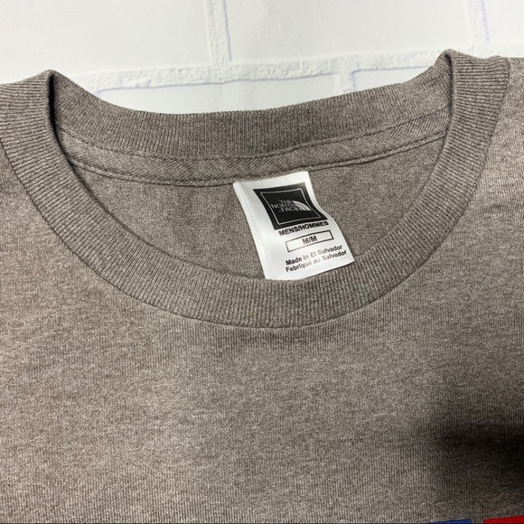 North Face T-Shirt - Picture 4 of 5